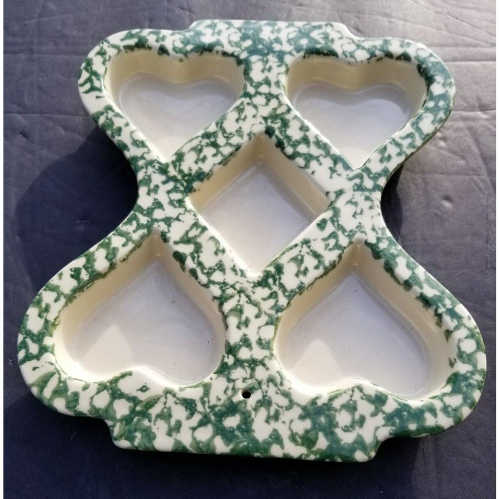 Roseville Ohio Friendship POTTERY HEART MUFFIN Green Mold